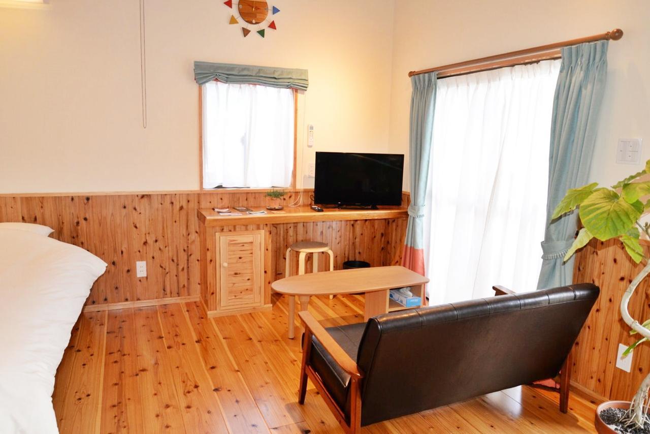 Nakijin Lodge Pensajoya Exteriör bild